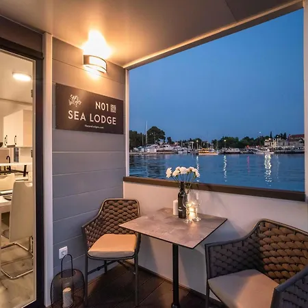 Houseboat With Sea View And Whirlpool Botel Novigrad Istria