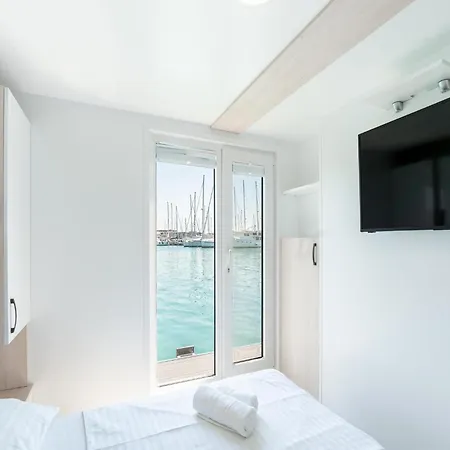 Houseboat With Sea View And Whirlpool 3* Novigrad Istria
